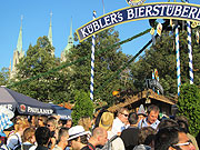 K&uuml;bler's Bierst&uuml;berl: das Wei&szlig;bierparadies auf der Wiesn direkt am Haupteingang